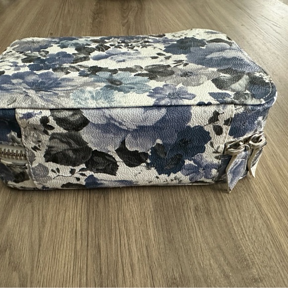 Trish Mcevoy so pretty makeup planner - Picture 9 of 12